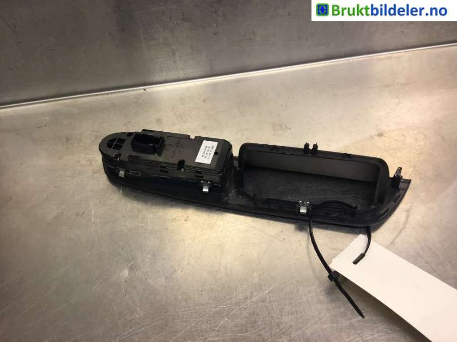 Bryter ruteheis til BMW X5 2007-2013 (E70) (E70) (BMW|61 31 9 218 044|)