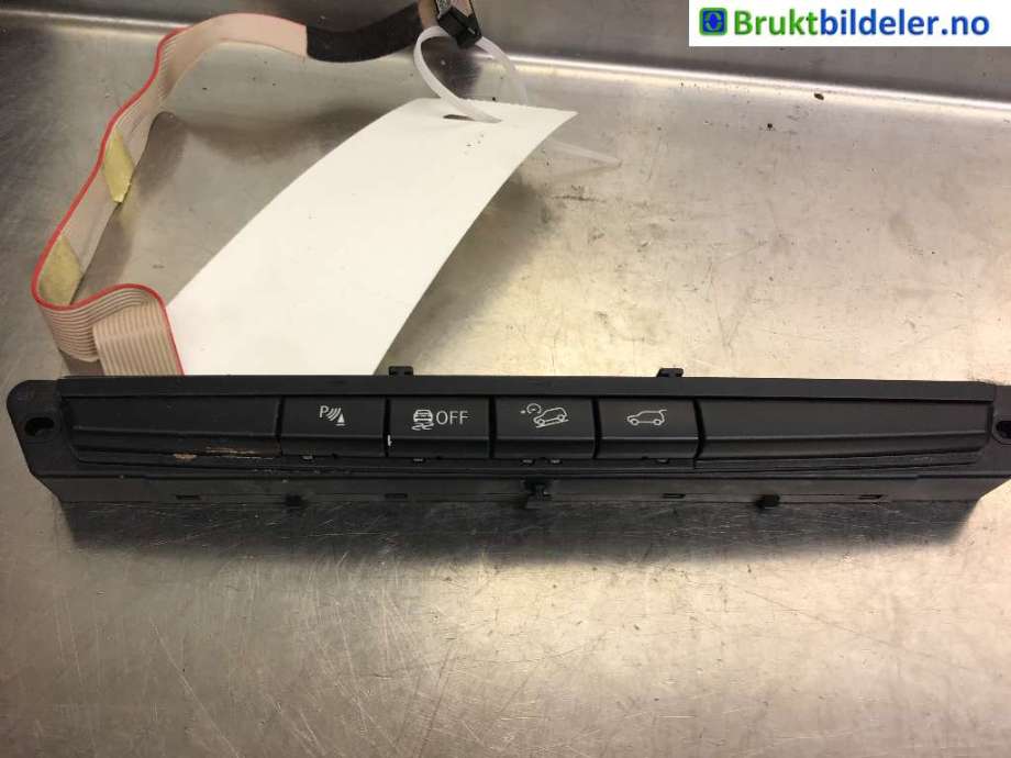 Bryter baklukeåpner til BMW X5 2007-2013 (E70) (E70) (BMW|6131 9 208 218-02|)