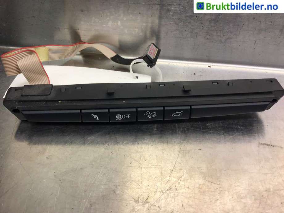 Bryter baklukeåpner til BMW X5 2007-2013 (E70) (E70) (BMW|6131 9 208 218-02|)