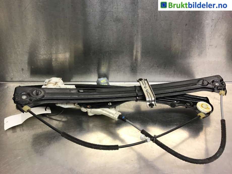 Ruteheis til BMW X5 2007-2013 (E70) (E70) (BMW|51 33 7 166 379|)