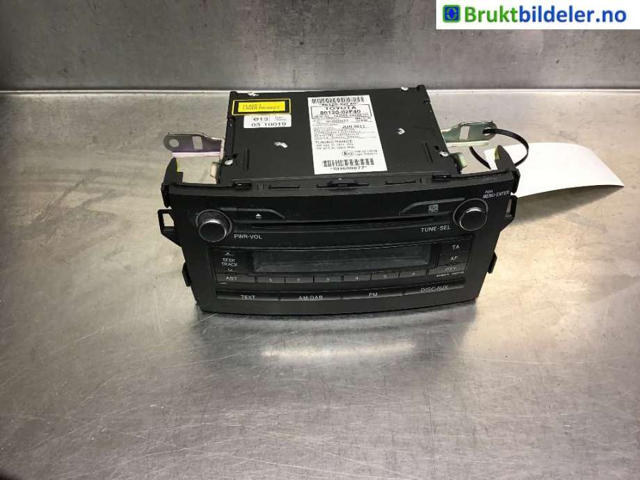 Bilstereo til Toyota Auris 2010-2012 (Type I, Fase 2)  (TOYOTA|86120-02F40|)