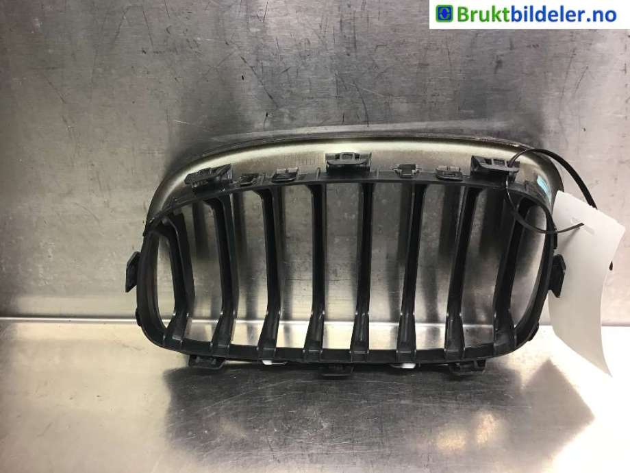 Grill høyre til BMW 1-Serie 2011-2015 (Fase 1) (F20/F21) (F20/F21) (BMW|7 239 022|)