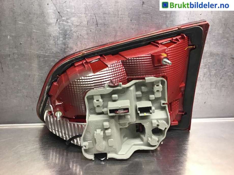 Baklykt venstre indre til VW Sharan 2010-->> (Type II) (VOLKSWAGEN|7N0 945 093 H|)