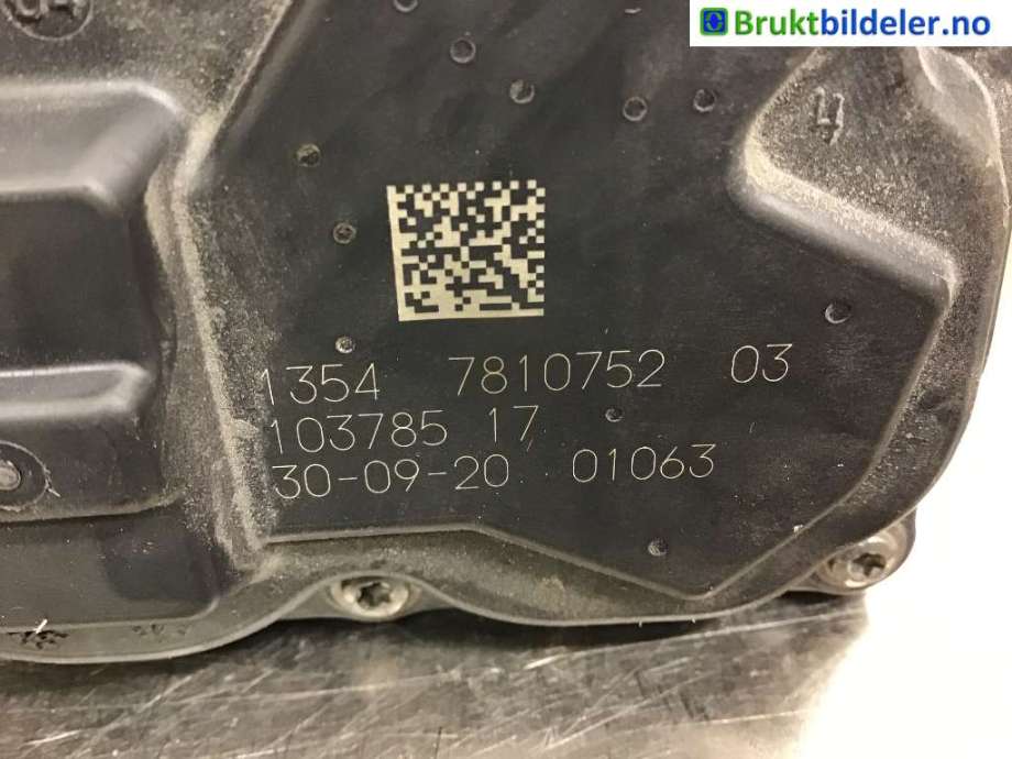 Spjeldhus til BMW 5-Serie 2010-2017 (F10/F11) (F10/F11) (BMW||103785 17|13 54 7 810 752 03)