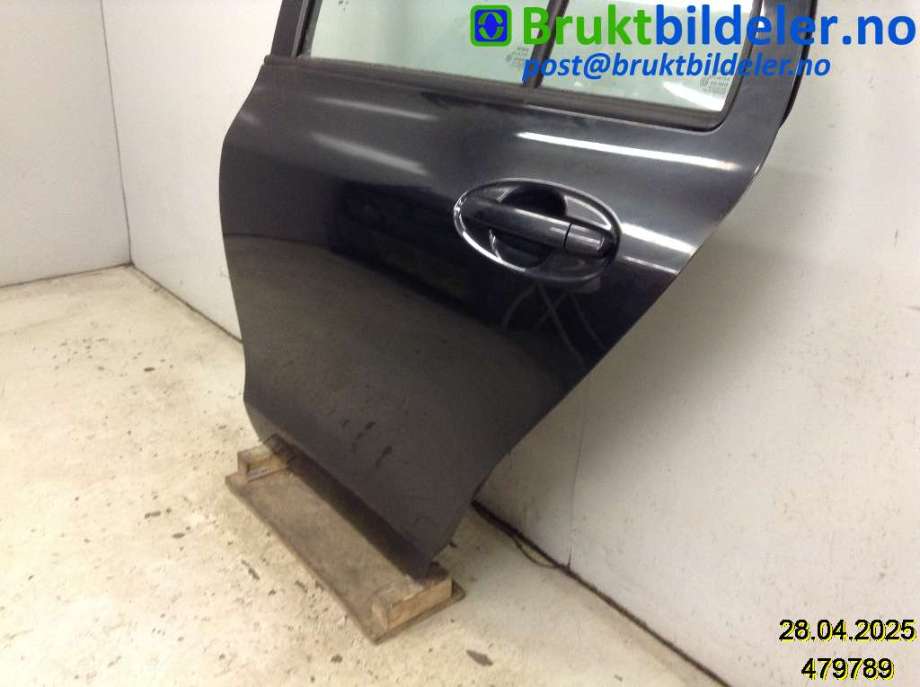 Dør venstre bak til Toyota Yaris 2006-2009 (Type II, Fase 1)  (TOYOTA|67004 0D110|)