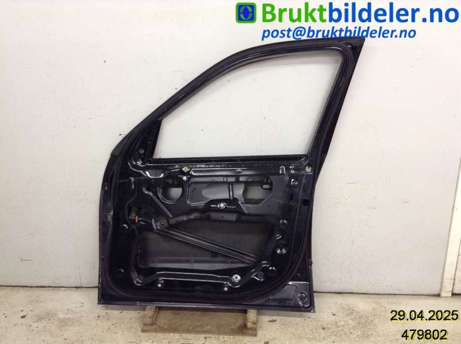 Dør høyre foran til BMW X5 2007-2013 (E70) (E70) (BMW|41 51 7 211 424|)