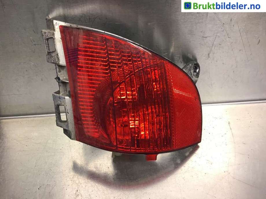 Baklykt venstre indre til Peugeot 2008, 2013-2019 (Type I)  (PEUGEOT|9678074480)
