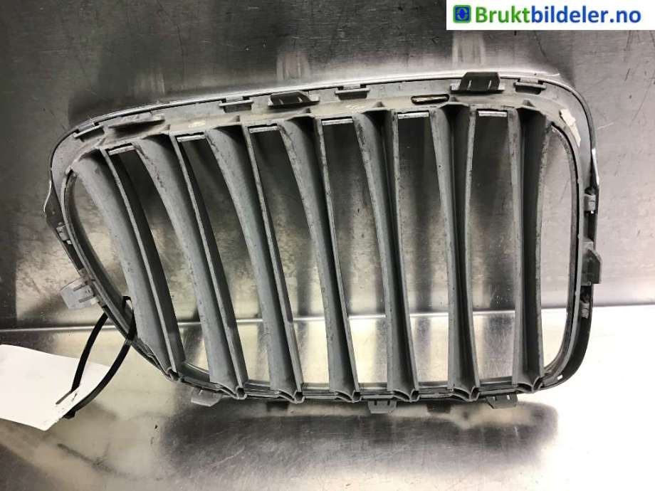 Grill til BMW X1 2009-2015 (E84) (E84) (BMW|51 11 2 993 307|)