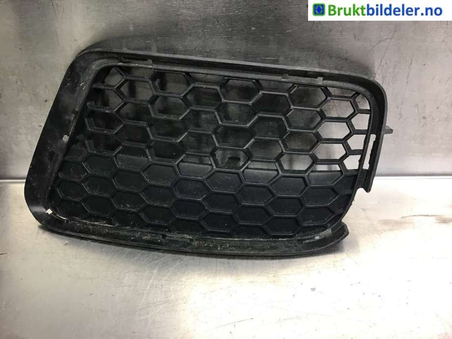 Grill høyre til BMW X1 2009-2015 (E84) (E84) (BMW|51 11 8 038 062||5111 8038060)