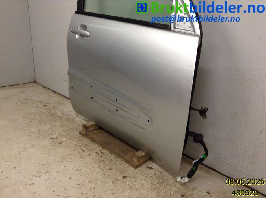 Dør høyre foran til Toyota RAV4 2000-2006 (Type II) (TOYOTA|67001-42080|)