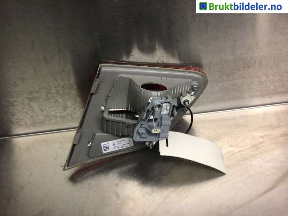 Baklykt venstre indre til Mercedes B-Klasse 2011-2018 (W246) (W246) (MERCEDES|A 246 906 63 00|)