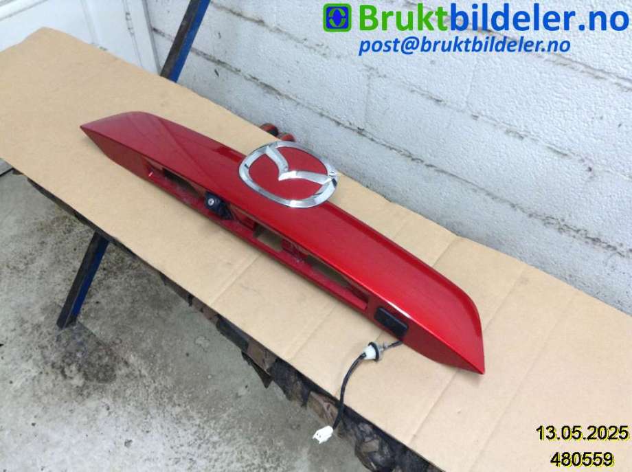 Skiltlys til Mazda CX-5, 2012-2017 (Type I)  (MAZDA|KD46-50-810A)