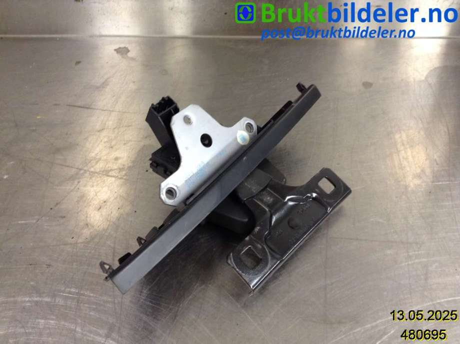 Baklukelås til Ford Kuga, 2008-2012 (Type I)  (FORD|8V41-S442A66-AE)