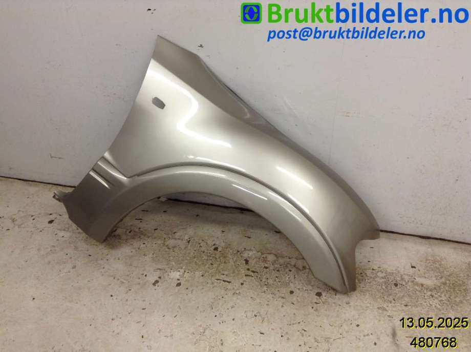 Skjerm høyre foran til Mitsubishi Pajero, 2000-2006 (Type III)  (MITSUBISHI|MR535760)