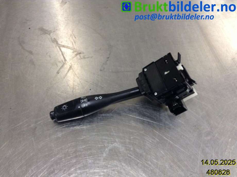 Bryter blink til Mitsubishi Pajero, 2000-2006 (Type III)  (MITSUBISHI|8614A015)