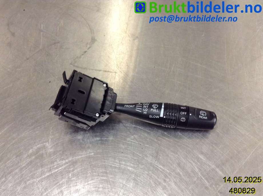 Bryter visker til Mitsubishi Pajero, 2000-2006 (Type III)  (MITSUBISHI|8612A002)
