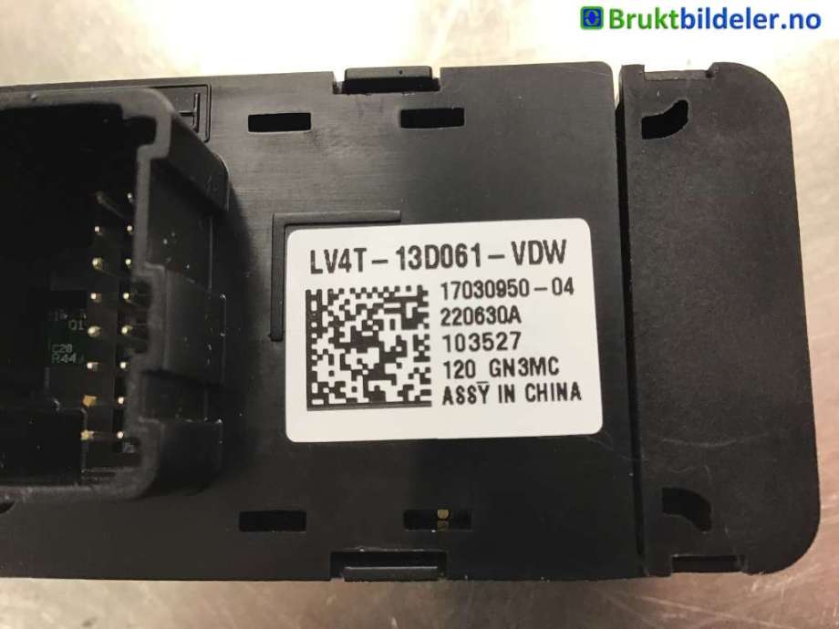Bryter lys til Ford Kuga 2019-->> (Type III)  (FORD|LV4T-13D061-VDW|)