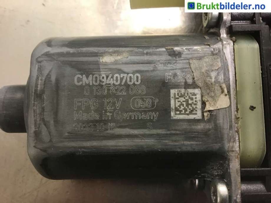 Ruteheis venstre foran til Ford Kuga 2019-->> (Type III)  (FORD|LV4B-14A366-CA|0 130 822 088|CM0940700)
