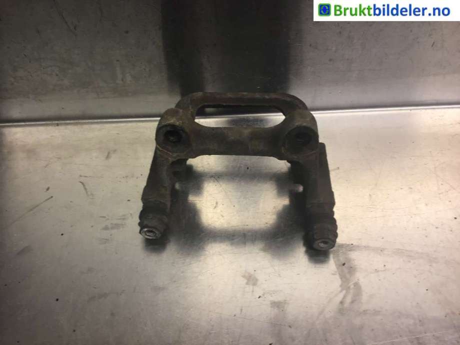 Bremsecaliper brakett til VW Caddy, 2015-2020 (Type III, Fase 3)  (VOLKSWAGEN|5Q0 615 426 A)