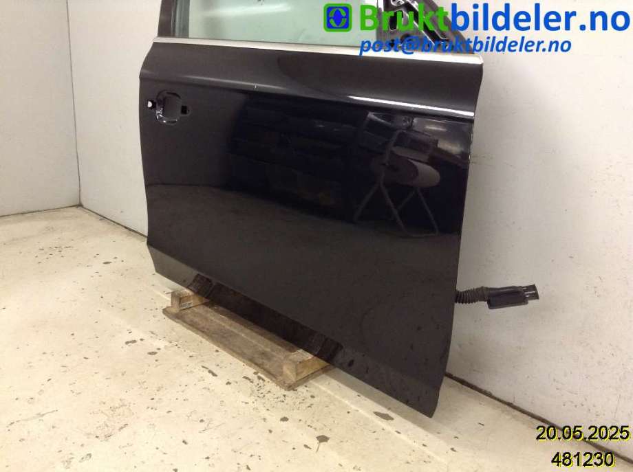 Dør høyre foran til Audi A4, Allroad 2009-2016 (Type I) (B8) (B8) (AUDI|8K0 831 052 J|)