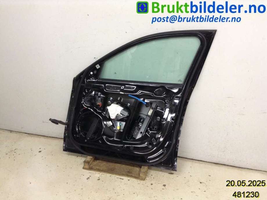 Dør høyre foran til Audi A4, Allroad 2009-2016 (Type I) (B8) (B8) (AUDI|8K0 831 052 J|)