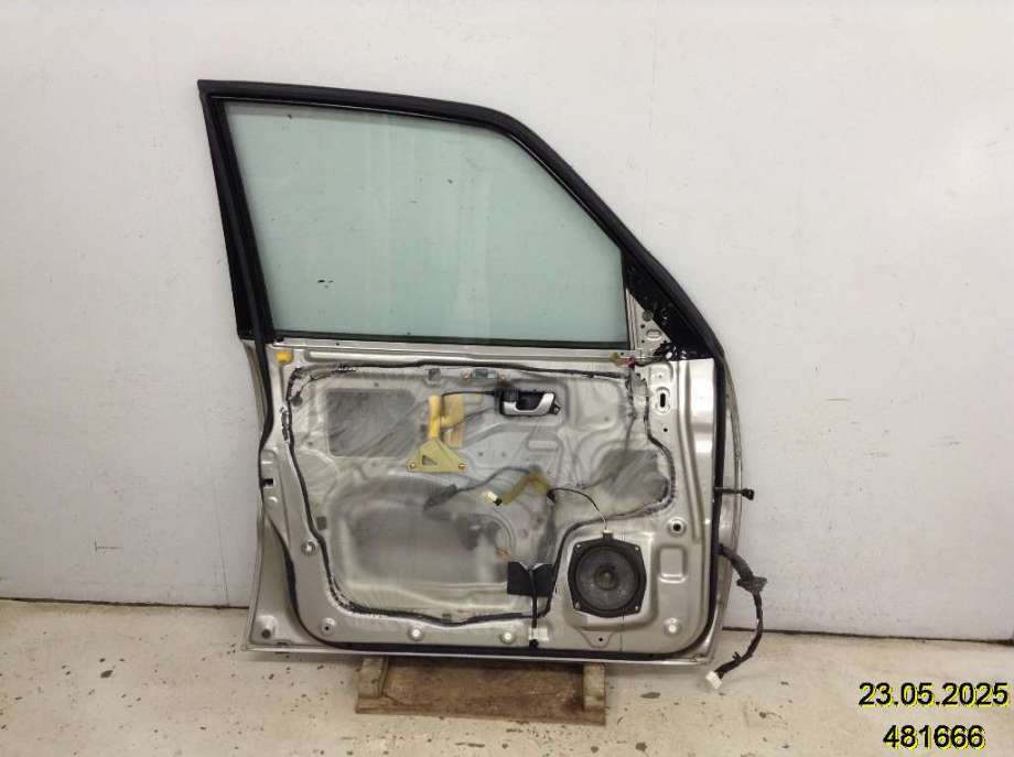 Dør venstre foran til Mitsubishi Pajero 2000-2006 (Type III) (MITSUBISHI|MN161225|)