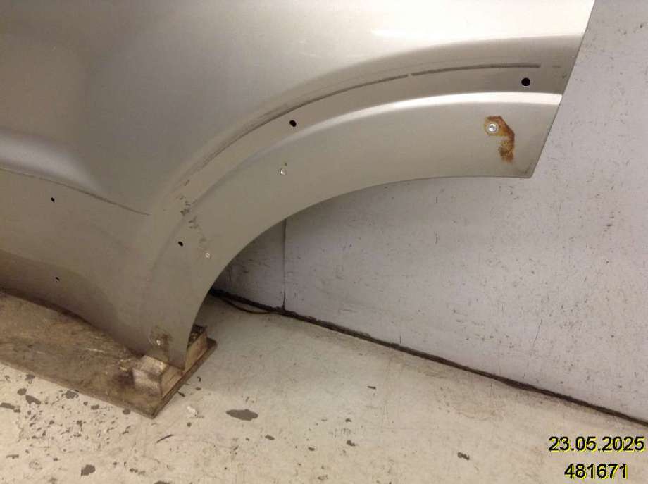 Dør venstre bak til Mitsubishi Pajero 2000-2006 (Type III)  (MITSUBISHI|MN150367|)