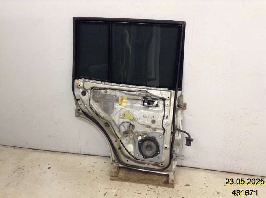 Dør venstre bak til Mitsubishi Pajero 2000-2006 (Type III)  (MITSUBISHI|MN150367|)