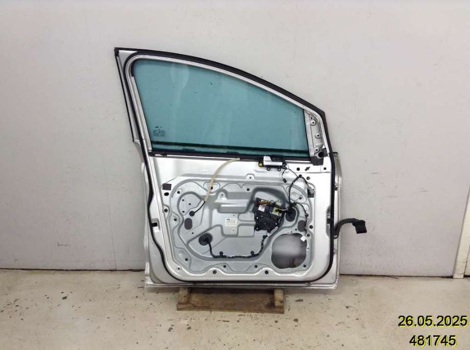 Dør venstre foran til Ford Kuga 2008-2012 (Type I)  (FORD|P8V41-S20125-AC|1712679|)