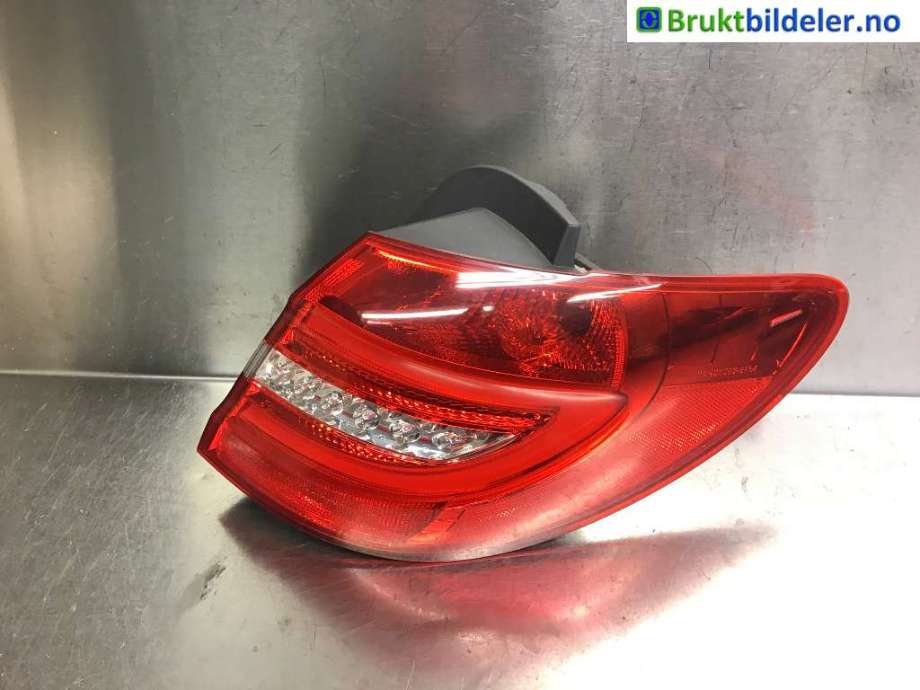Baklykt høyre til Mercedes B-Klasse 2011-2018 (W246) (W246) (MERCEDES|A 246 820 06 64|)