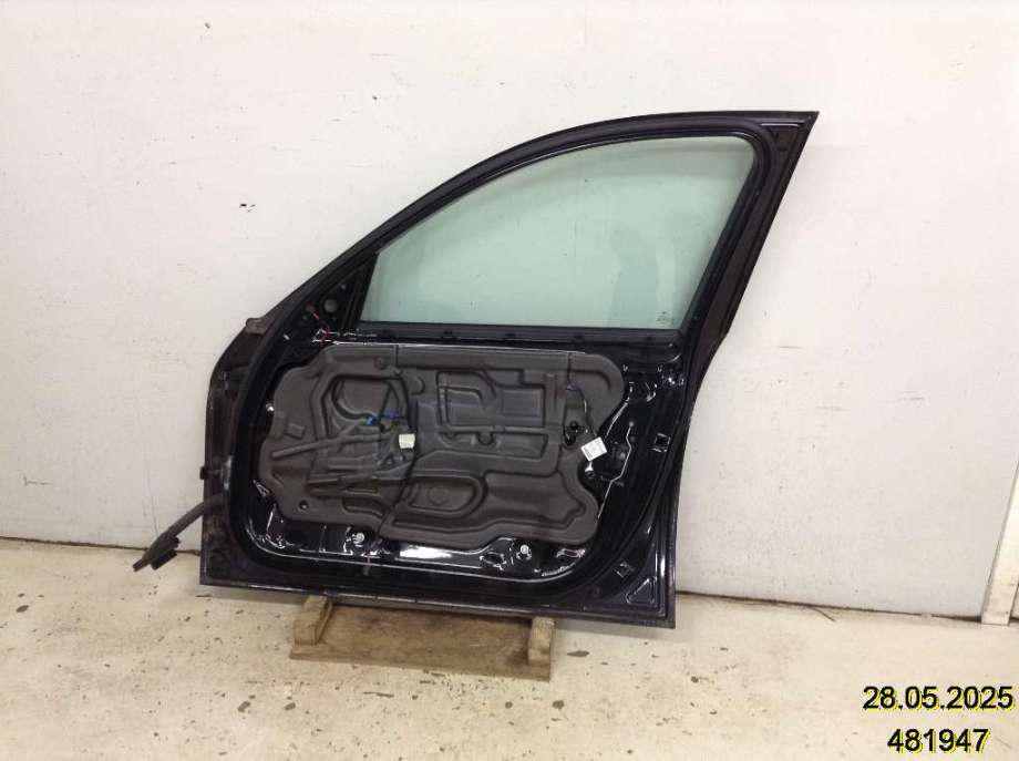Dør høyre foran til BMW 3-Serie 2005-2011 (E90/E91/E92/E93) (E90/E91/E92/E93) (BMW|41 51 5 A2A 386|)