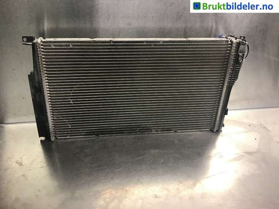 Radiator (manuell gir) til BMW 1-Serie 2011-2015 (Fase 1) (F20/F21) (F20/F21) (BMW|1711 7 600 511-01|M151515 B|RA 2100)