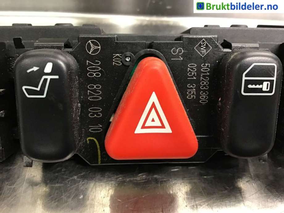 Bryter nødblink til Mercedes CLK 1997-2002 (C208) (C208) (MERCEDES|A 208 820 03 10||AA 210 820 01 51)