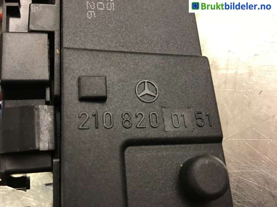 Bryter nødblink til Mercedes CLK 1997-2002 (C208) (C208) (MERCEDES|A 208 820 03 10||AA 210 820 01 51)