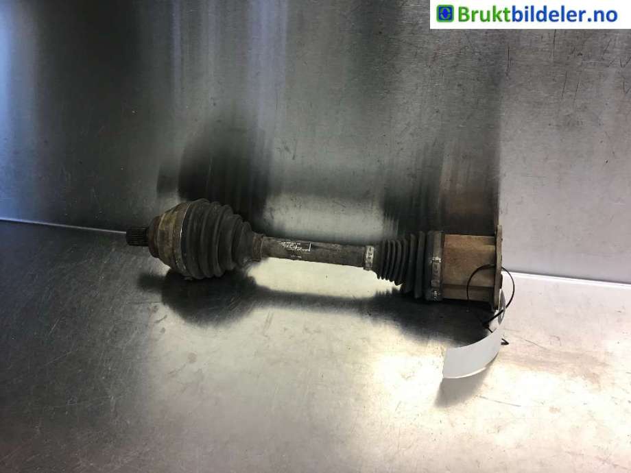 Drivaksel venstre foran til VW Caddy, 2015-2020 (Type III, Fase 3)  (VOLKSWAGEN|1K0 407 271 KB)