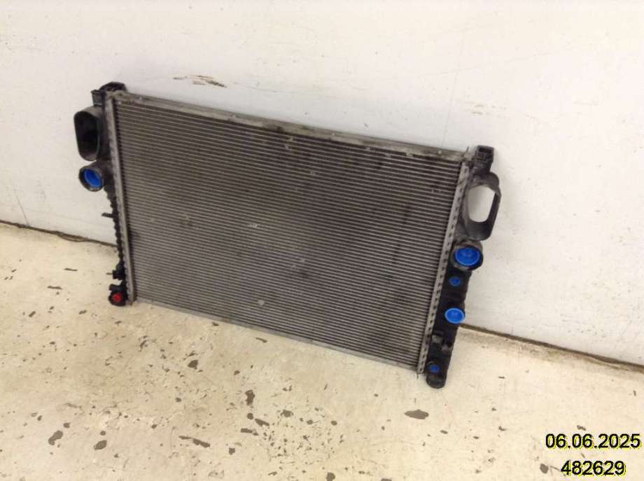 Radiator (automat gir) til Mercedes E-Klasse 2002-2006 (Fase 1) (W211) (W211) (MERCEDES|A211 500 13 02|A1758|)