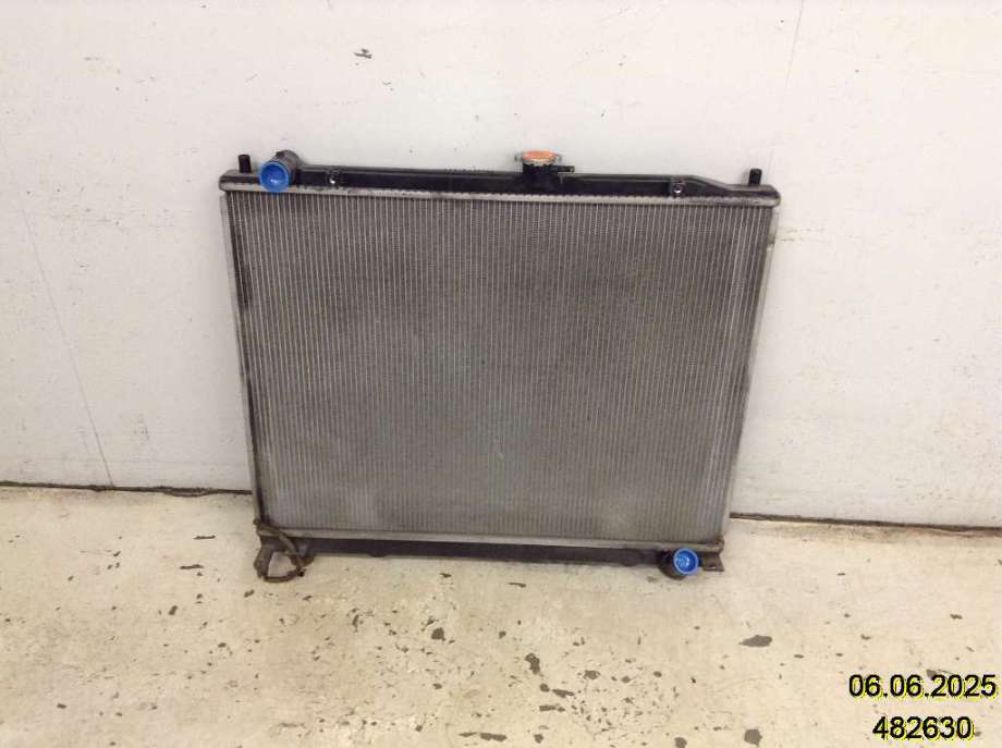 Radiator (manuell gir) til Mitsubishi Pajero 2007-2016 (Type IV, Fase 1)  (MITSUBISHI|1350A154|)