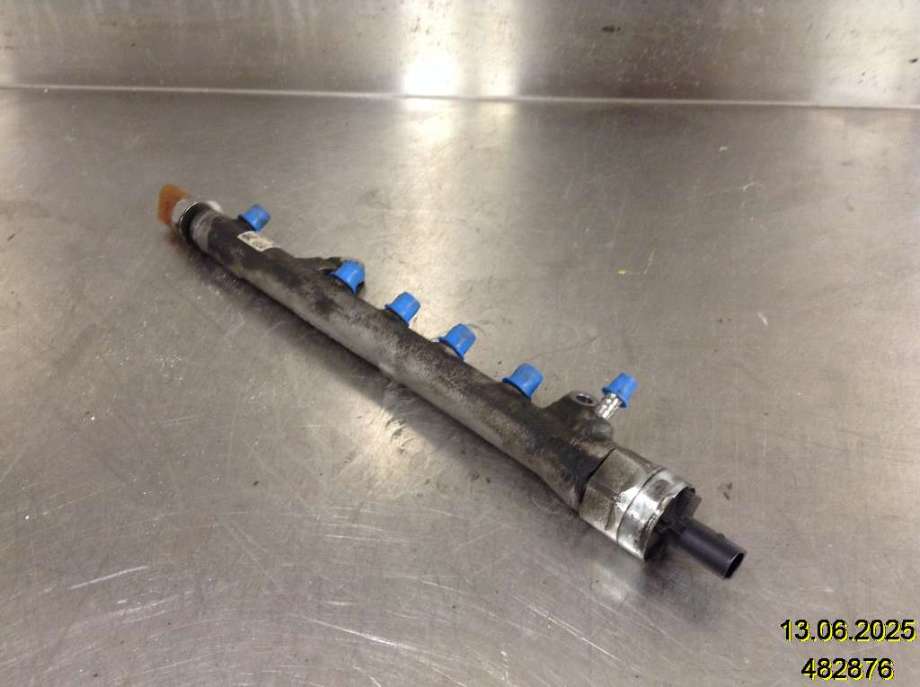 Dyseskinne (fuelrail) til Škoda Octavia, 2009-2013 (Type II, Fase 2) (SKODA|03L 130 089 H)