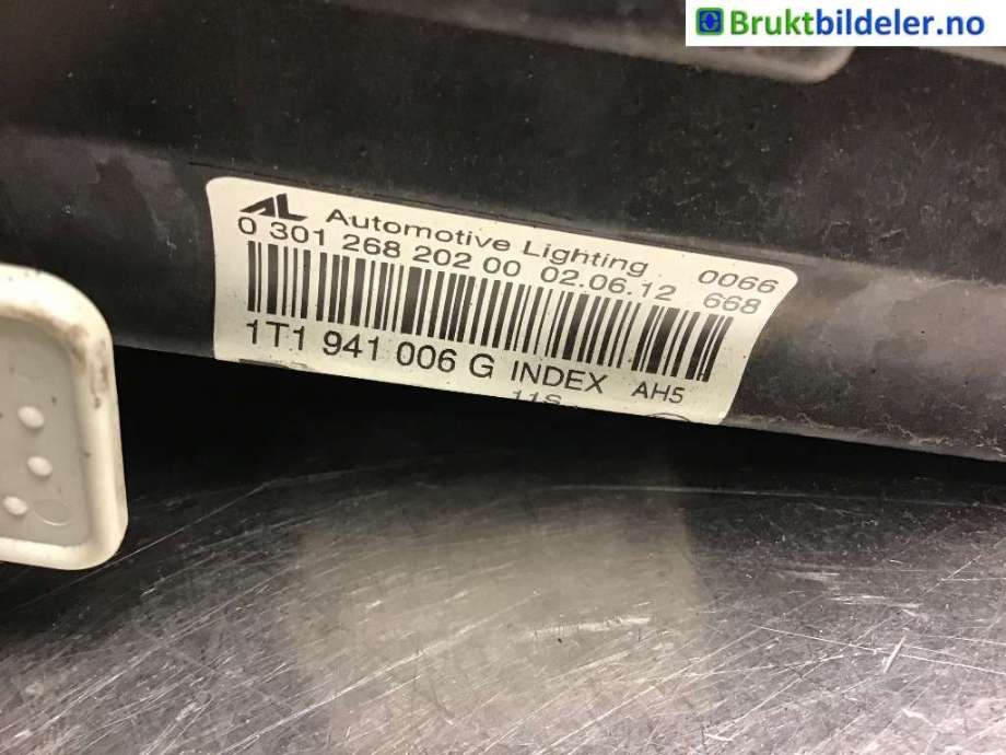 Frontlykt høyre halogen til VW Touran 2010-2015 (Type I, Fase 3)  (VOLKSWAGEN|1T1941006G|0 301 268 202 00|)