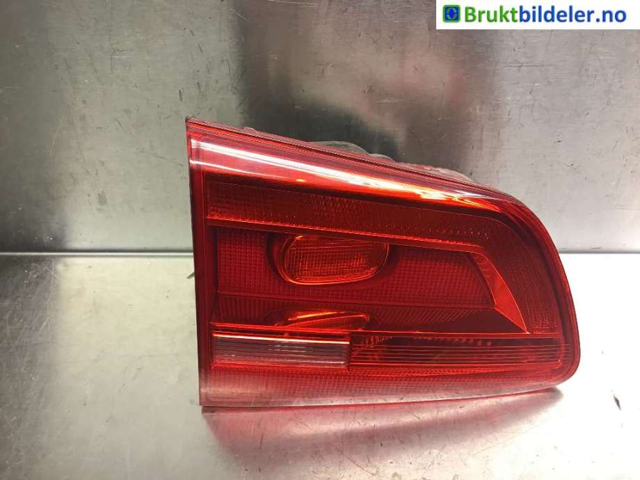 Baklykt venstre indre til VW Touran, 2010-2015 (Type I, Fase 3)  (VOLKSWAGEN|1T0 945 093)