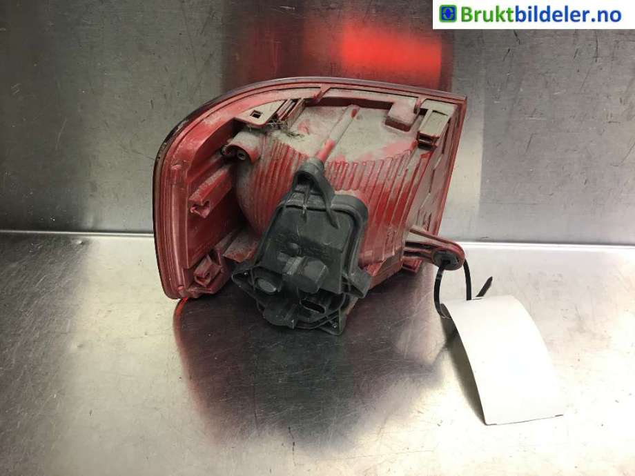 Baklykt høyre til VW Touran 2010-2015 (Type I, Fase 3)  (VOLKSWAGEN|1T0 945 096 R|)
