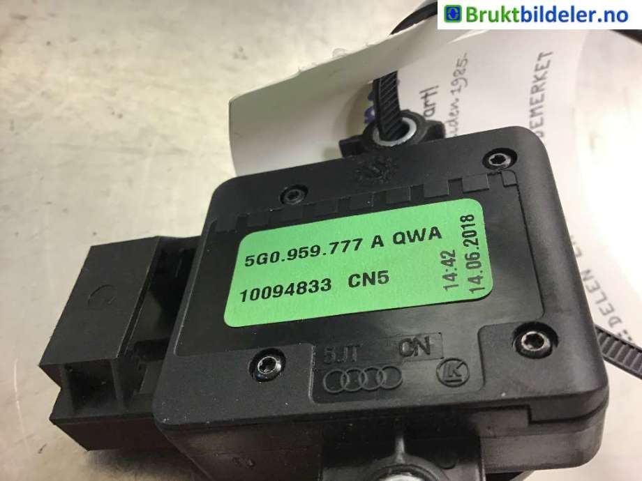 Bryter diverse til VW Tiguan, 2016-2020 (Type II, Fase 1)  (VOLKSWAGEN|5G0 959 777 A)