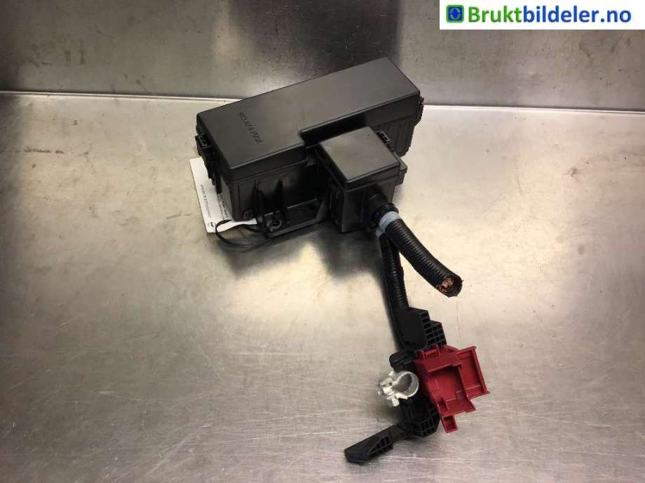 Sikringsboks til Toyota RAV4, 2019-->> (Type V)  (TOYOTA|82740-42150)