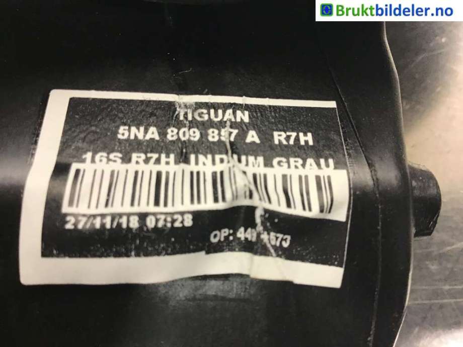 Tanklokk til VW Tiguan, 2016-2020 (Type II, Fase 1)  (VOLKSWAGEN|5NA 809 857 A)