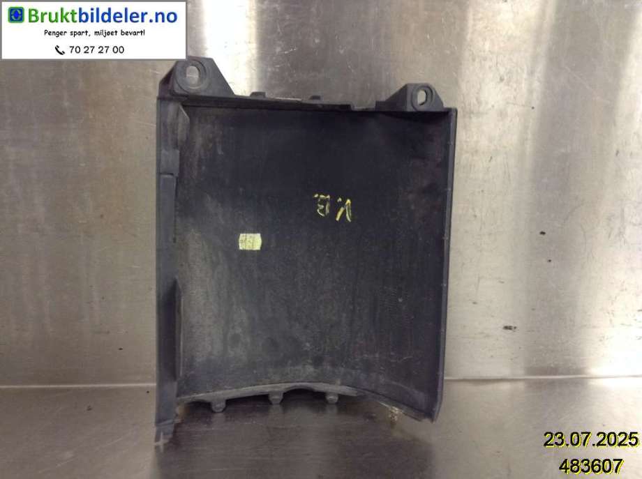 Støtfangerving venstre bak til VW Transporter / Caravelle 2009-2015 (Fase 2) (T5) (T5) (VOLKSWAGEN|7H0 807 321 D|)