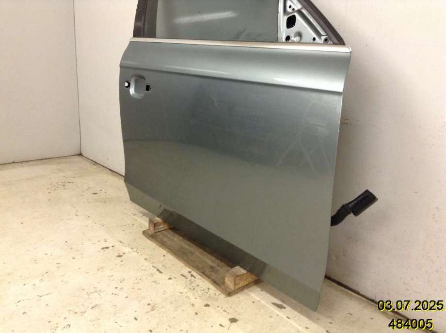 Dør høyre foran til Audi A4, Allroad 2009-2016 (Type I) (B8) (B8) (AUDI|8K0 831 052 J|)