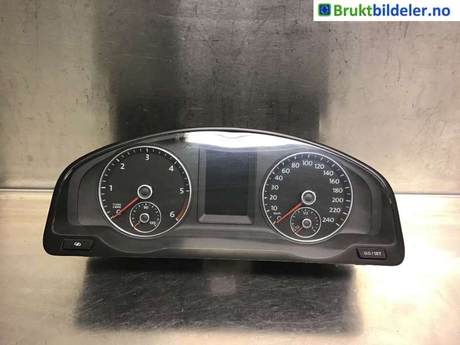Instrumentpanel til VW Transporter / Caravelle 2009-2015 (Fase 2) (T5) (T5) (VOLKSWAGEN|7E0 920 870 E|)