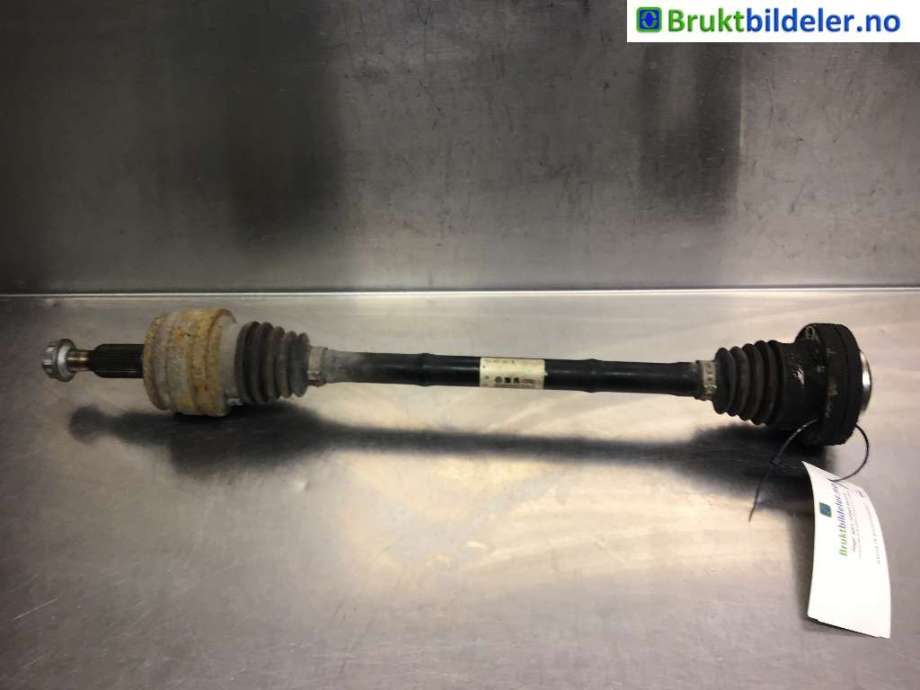 Drivaksel venstre bak til VW Transporter / Caravelle 2009-2015 (Fase 2) (T5) (T5) (VOLKSWAGEN|7E0 501 201 B|)