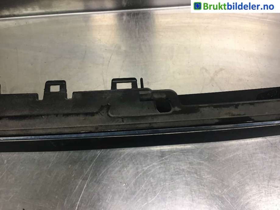 Grill til VW Tiguan 2016-2020 (Type II, Fase 1)  (VOLKSWAGEN||5NA 853 677)