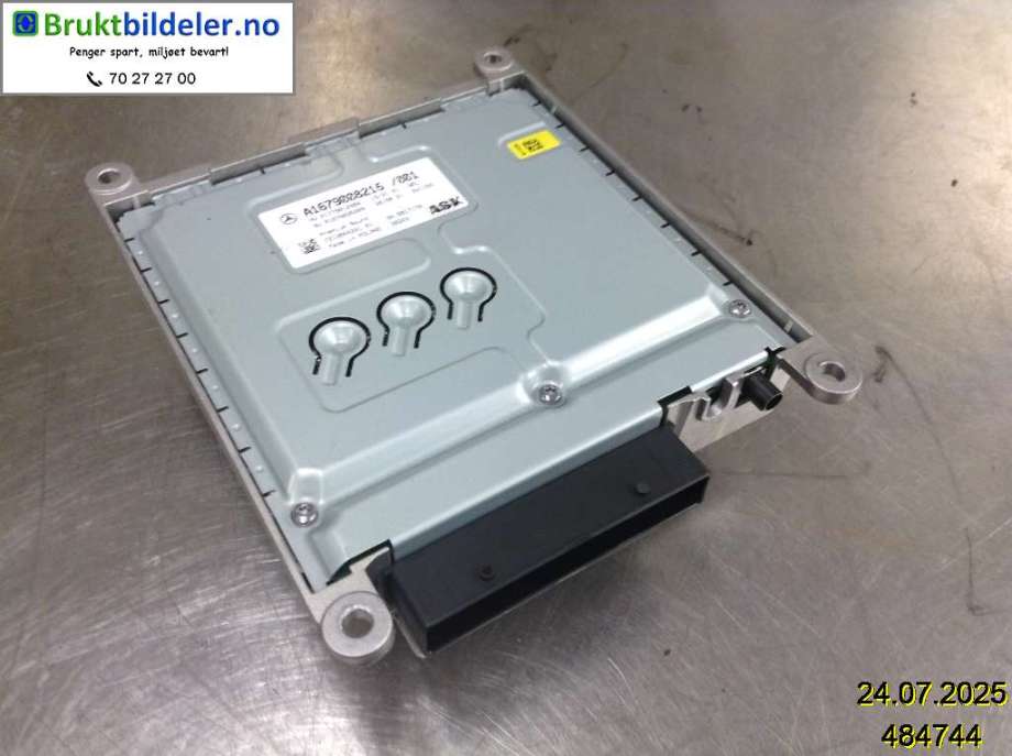 Bilstereo forsterker til Mercedes EQC 2019-->>  (MERCEDES|A 167 900 82 15 /|)